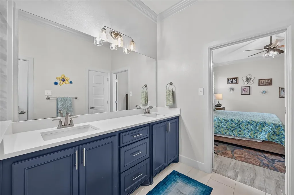 1729 River Bend Road Burleson TX 76028