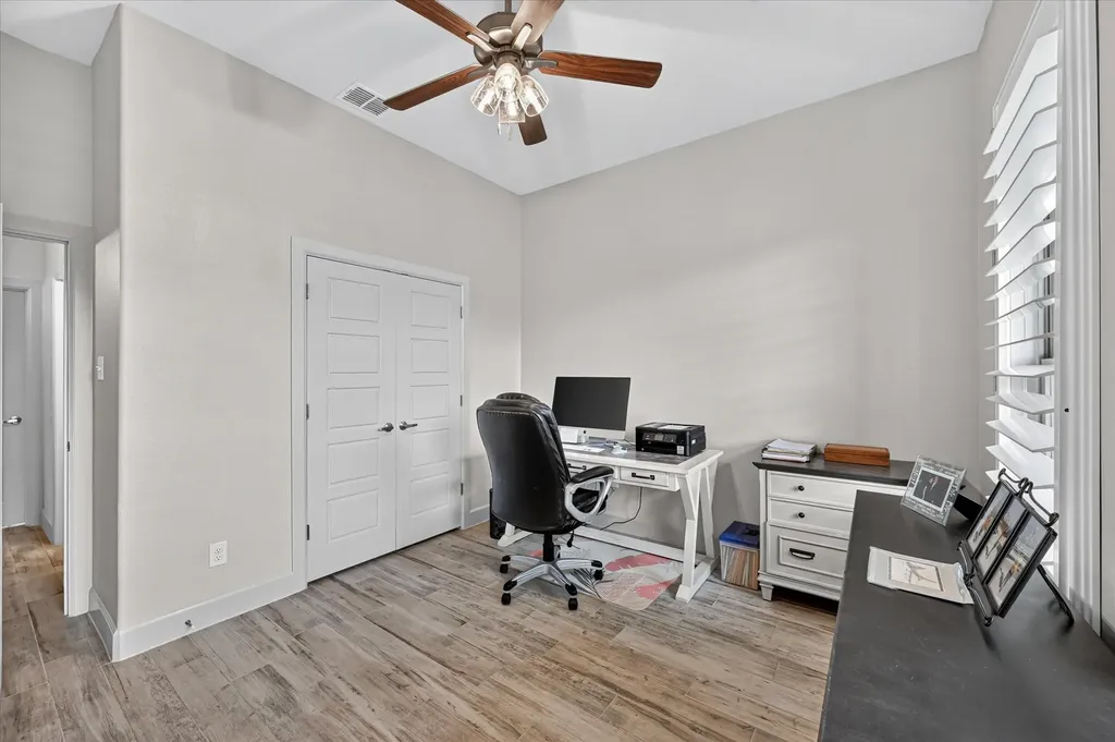 1729 River Bend Road Burleson TX 76028