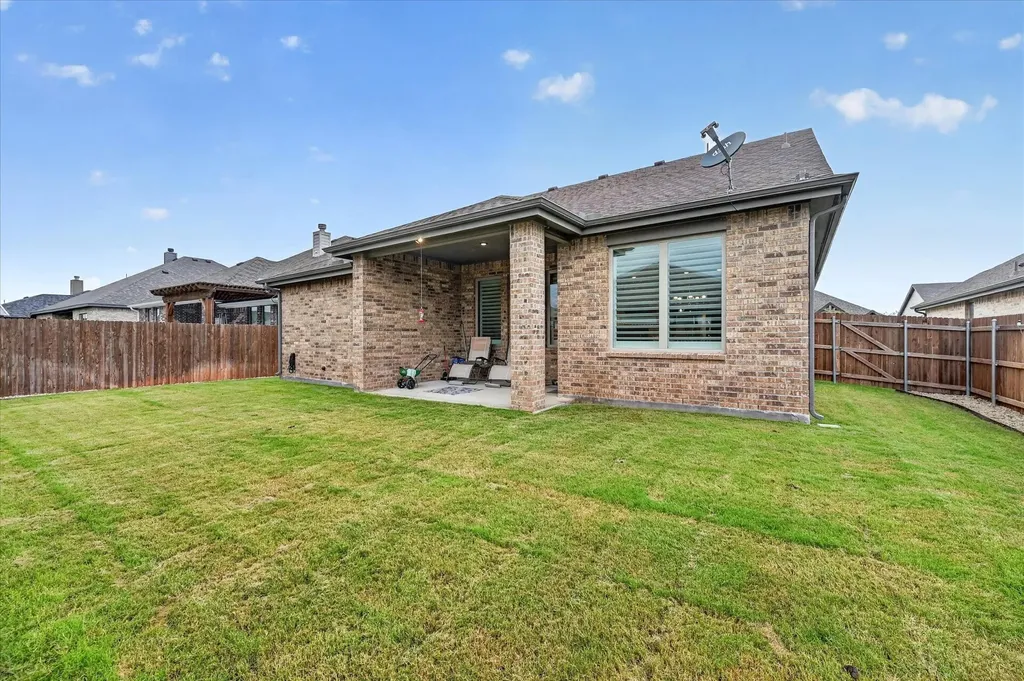 1729 River Bend Road Burleson TX 76028