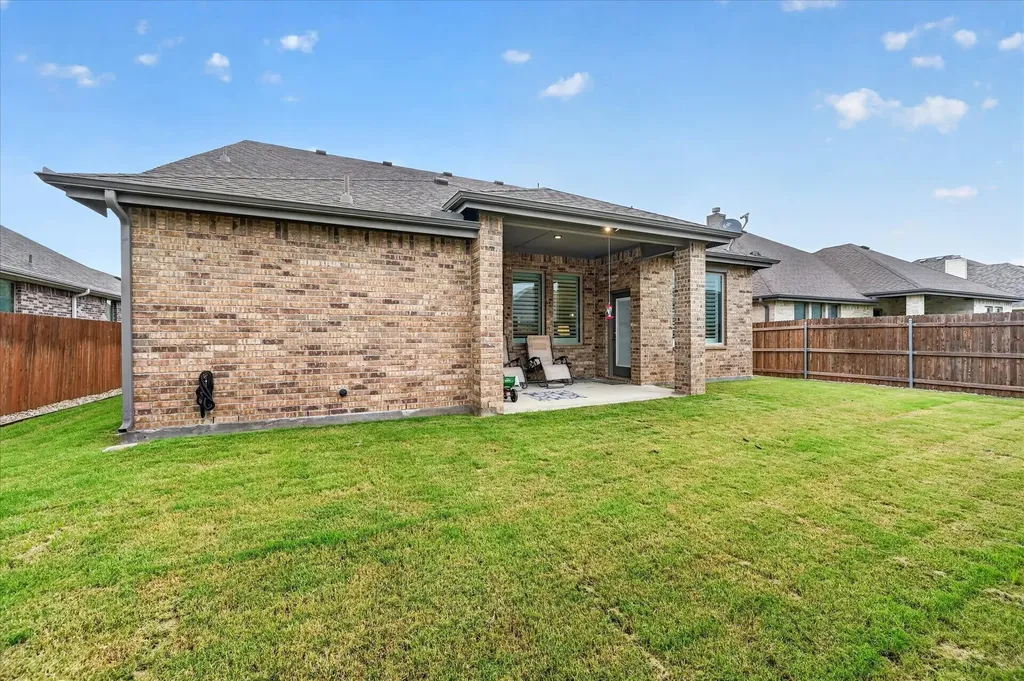 1729 River Bend Road Burleson TX 76028