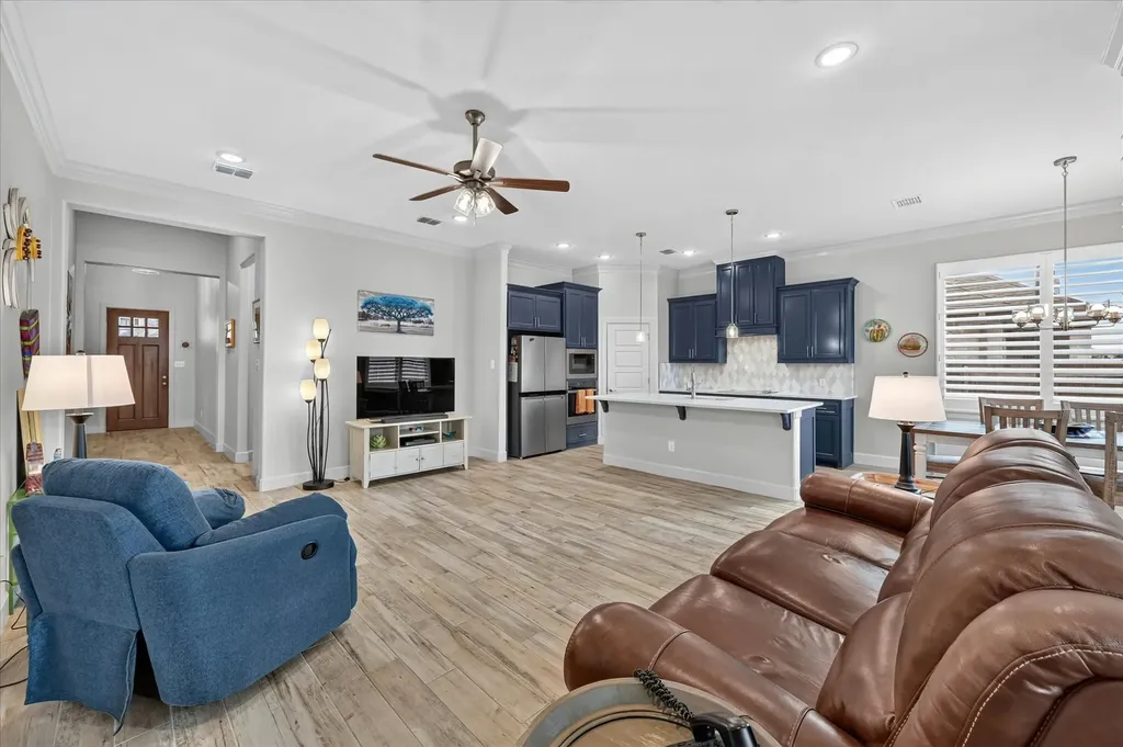 1729 River Bend Road Burleson TX 76028