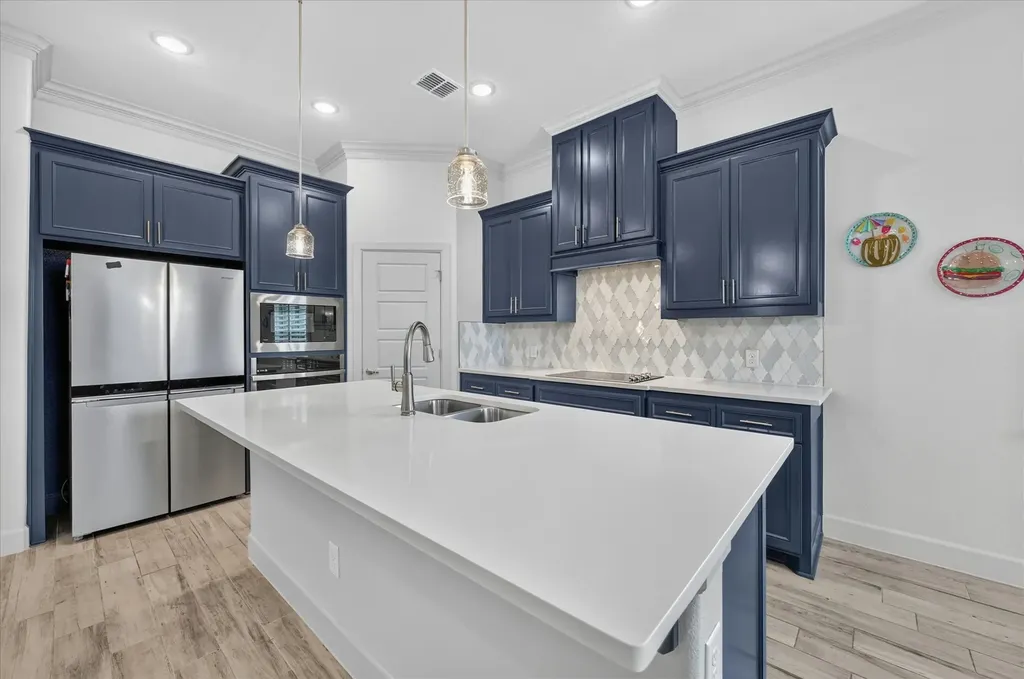 1729 River Bend Road Burleson TX 76028