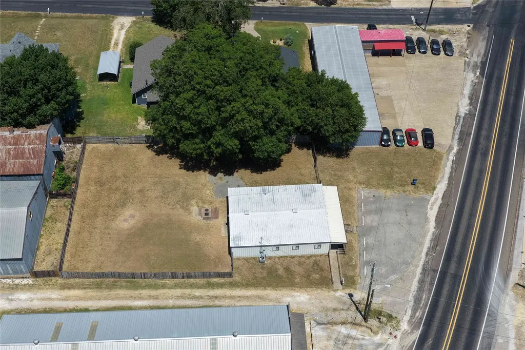 206 S Highway 77 Waxahachie TX 75165