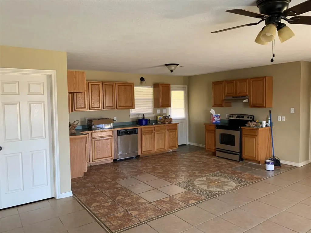 404 S Belknap Street Mexia TX 76667
