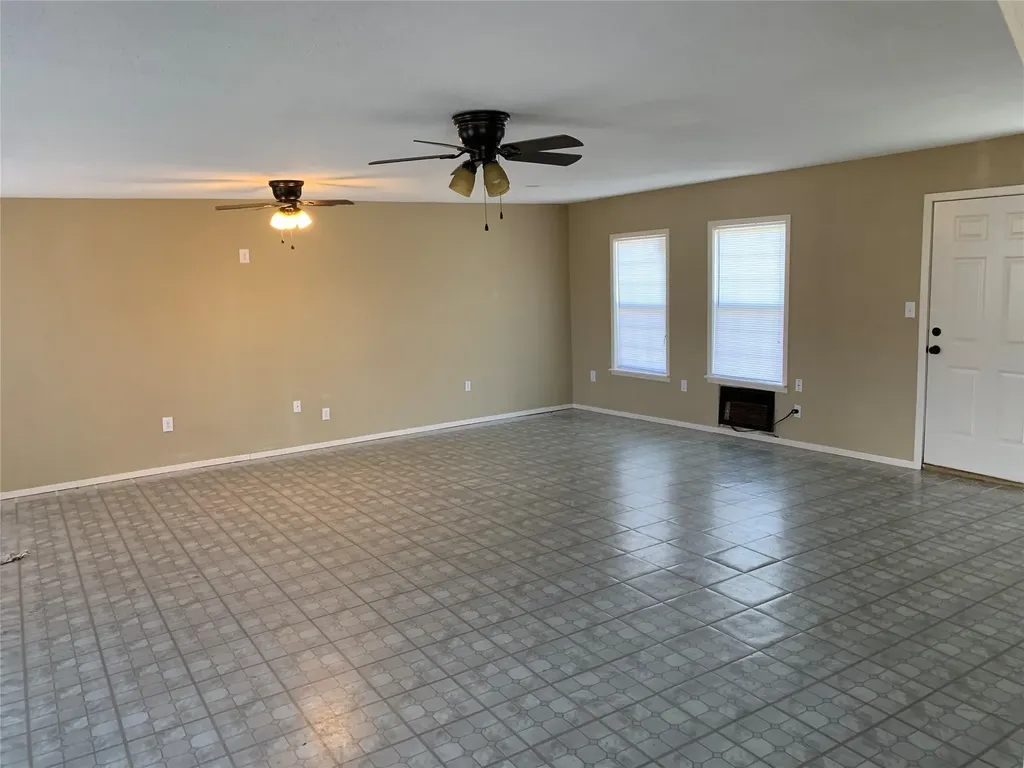 404 S Belknap Street Mexia TX 76667