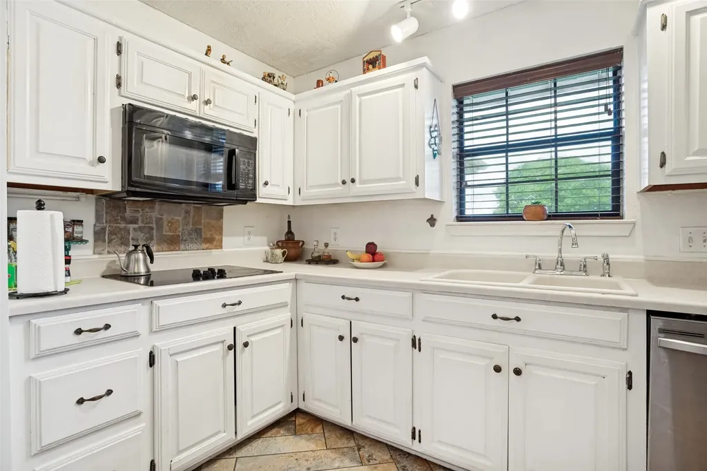 3511 County Road 1108 Celeste TX 75423
