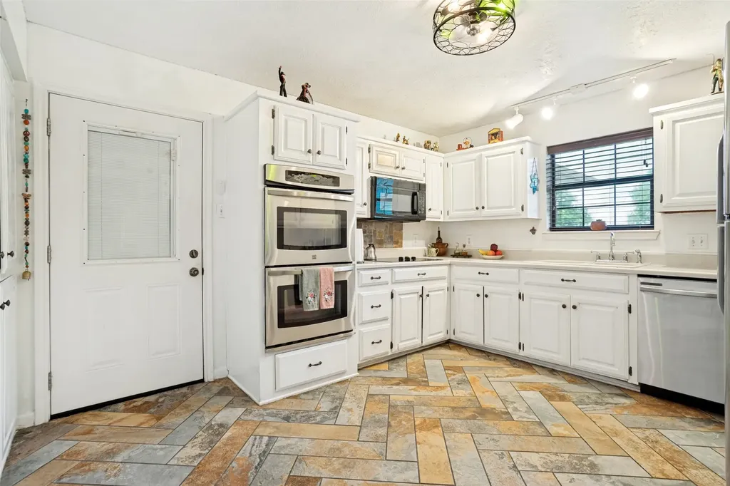 3511 County Road 1108 Celeste TX 75423