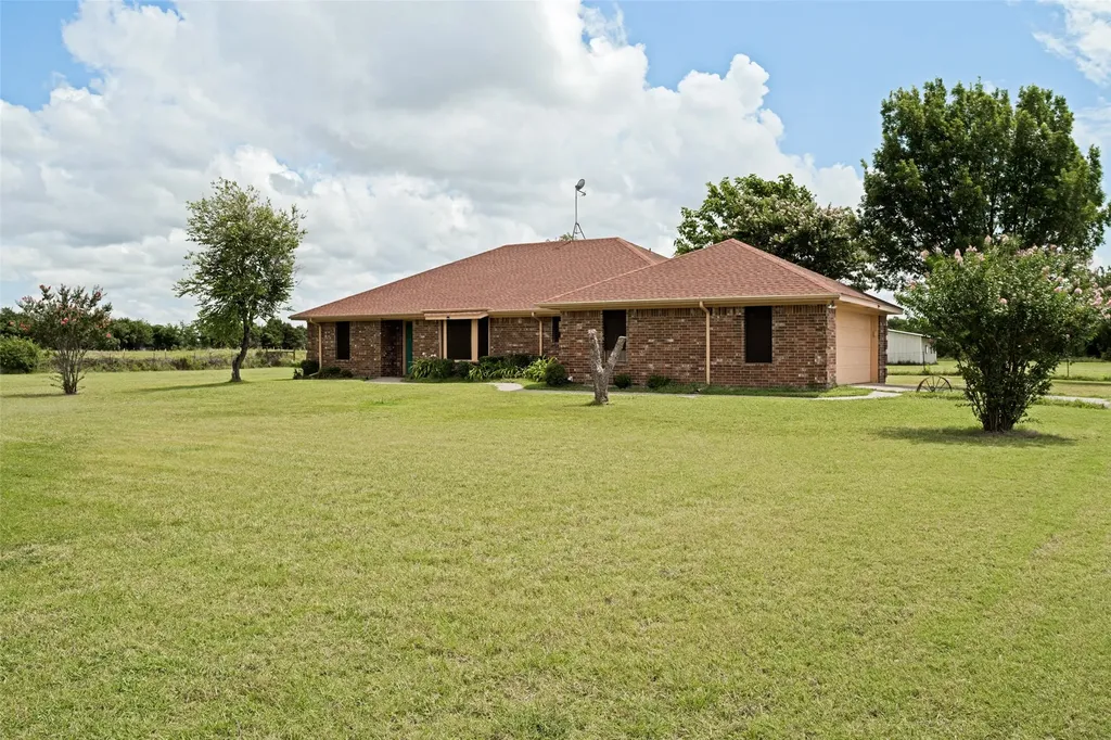 3511 County Road 1108 Celeste TX 75423