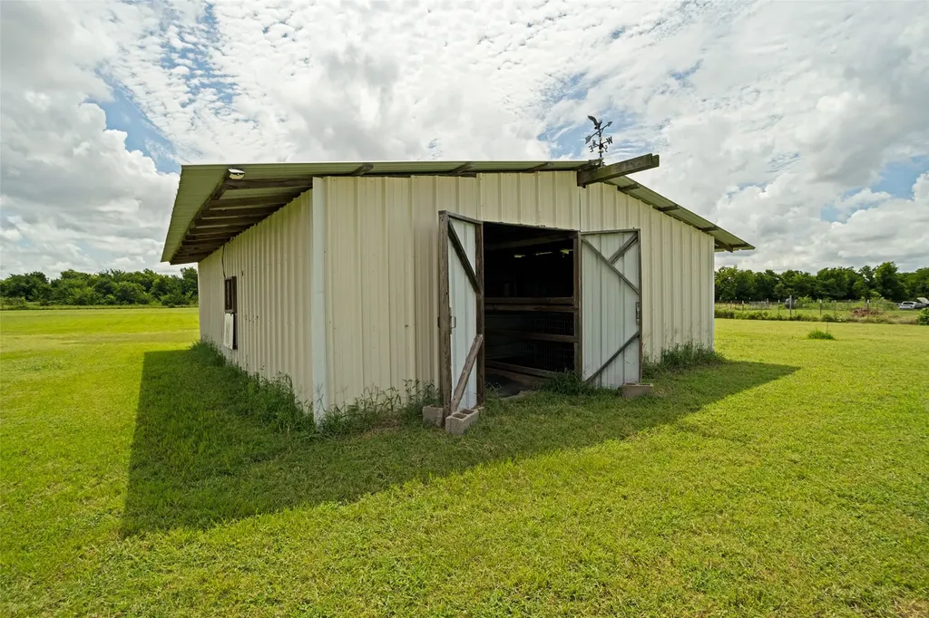 3511 County Road 1108 Celeste TX 75423