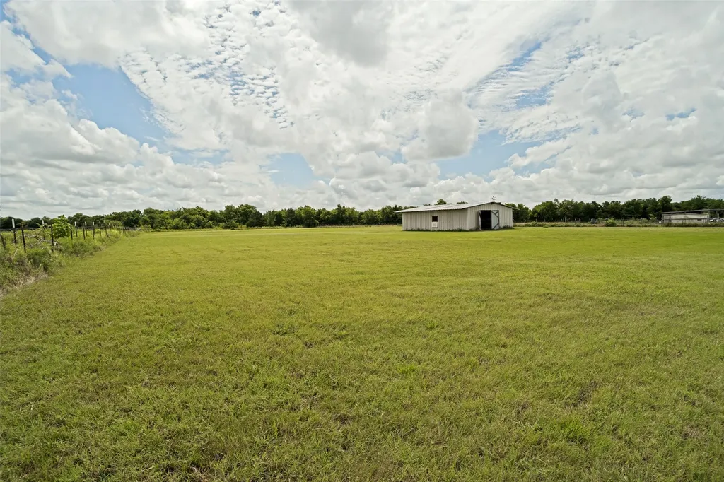 3511 County Road 1108 Celeste TX 75423