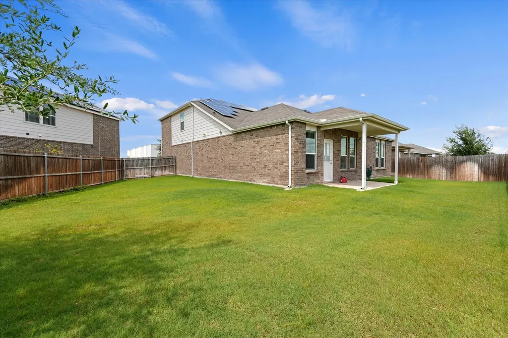 824 Lemongrass Court Fort Worth TX 76131