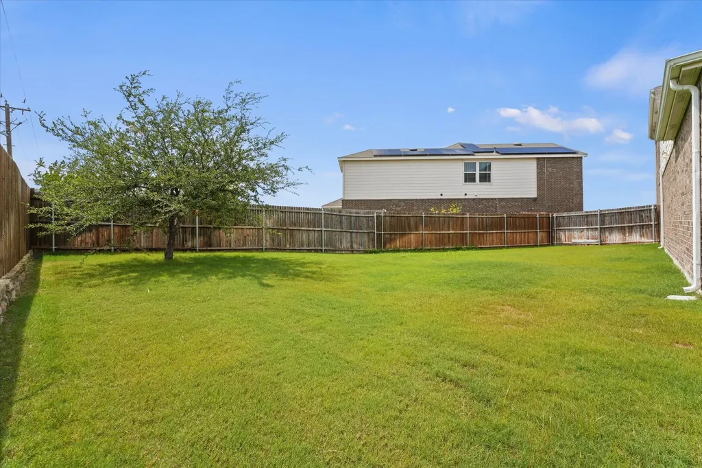 824 Lemongrass Court Fort Worth TX 76131
