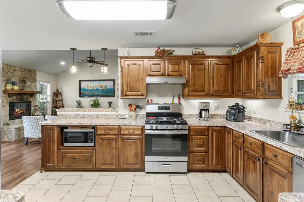 16775 State Highway 64 Ben Wheeler TX 75754