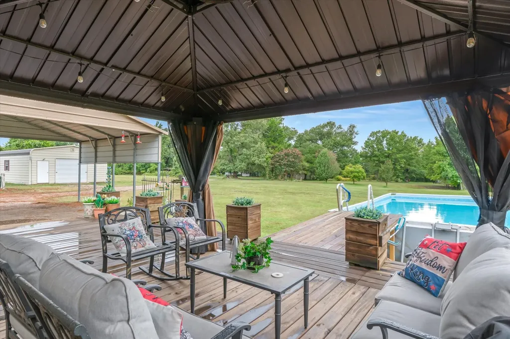16775 State Highway 64 Ben Wheeler TX 75754