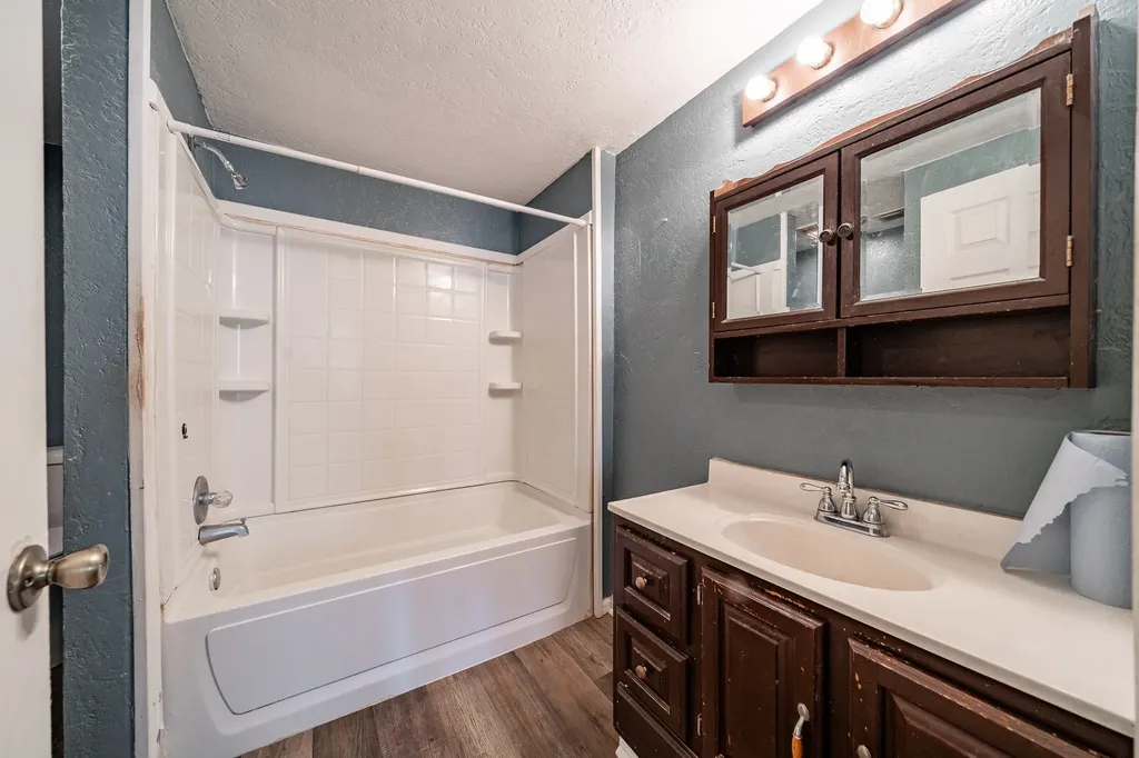 105 N Orange Street Roby TX 79543