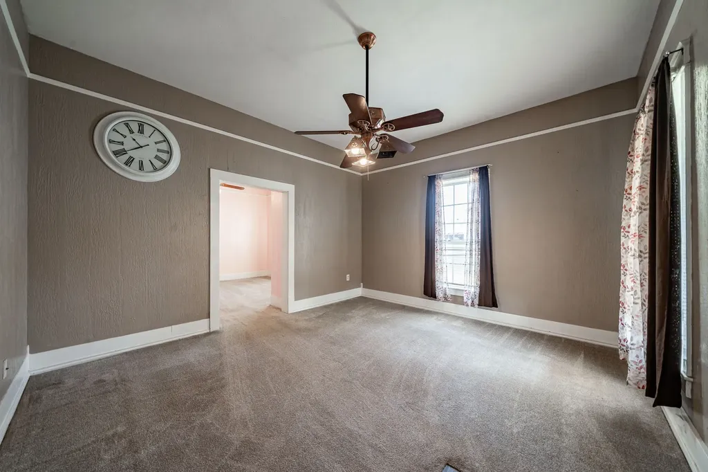 105 N Orange Street Roby TX 79543