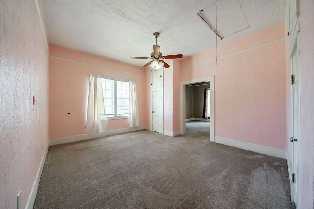 105 N Orange Street Roby TX 79543