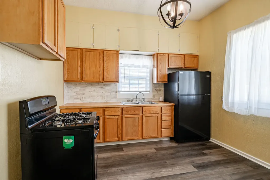 105 N Orange Street Roby TX 79543