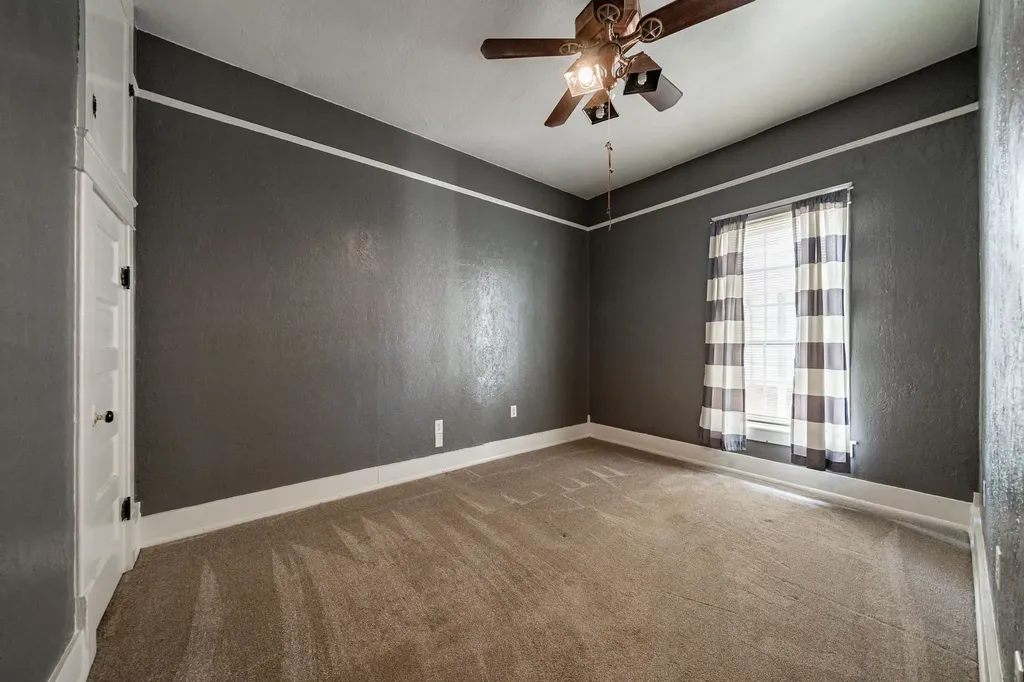 105 N Orange Street Roby TX 79543