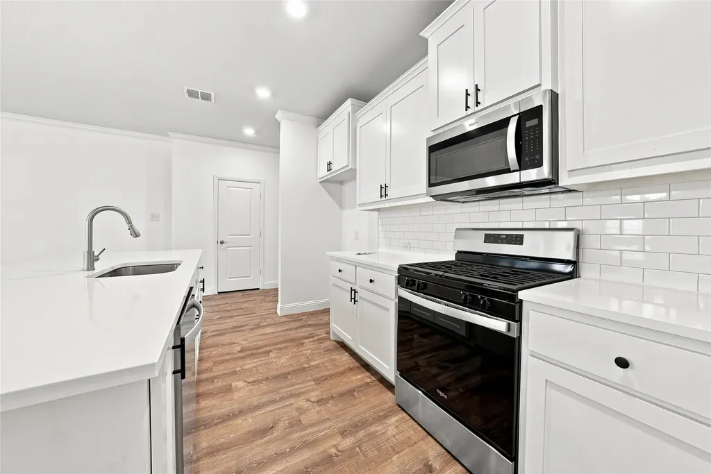 498 Oak Creek Drive Lavon TX 75166
