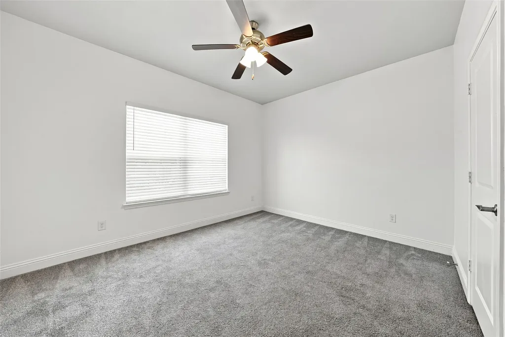 498 Oak Creek Drive Lavon TX 75166