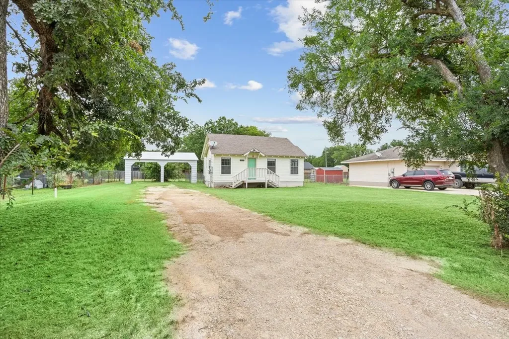 608 Ninth Street Hico TX 76457