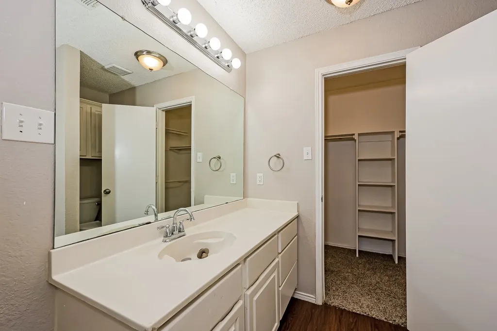 606 Plainview Drive Mansfield TX 76063