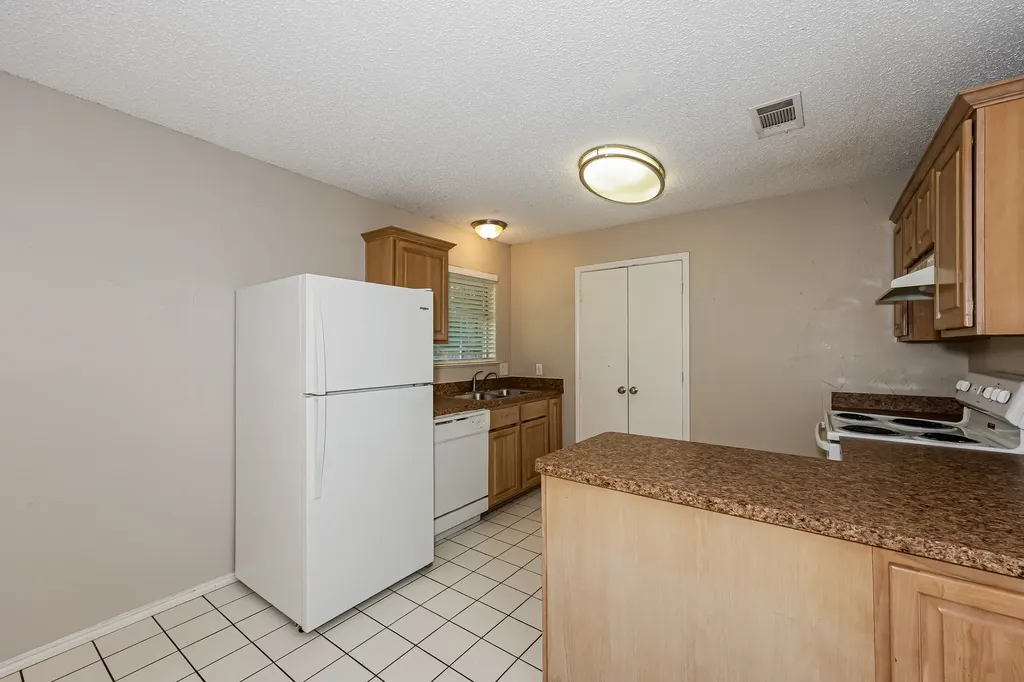 606 Plainview Drive Mansfield TX 76063