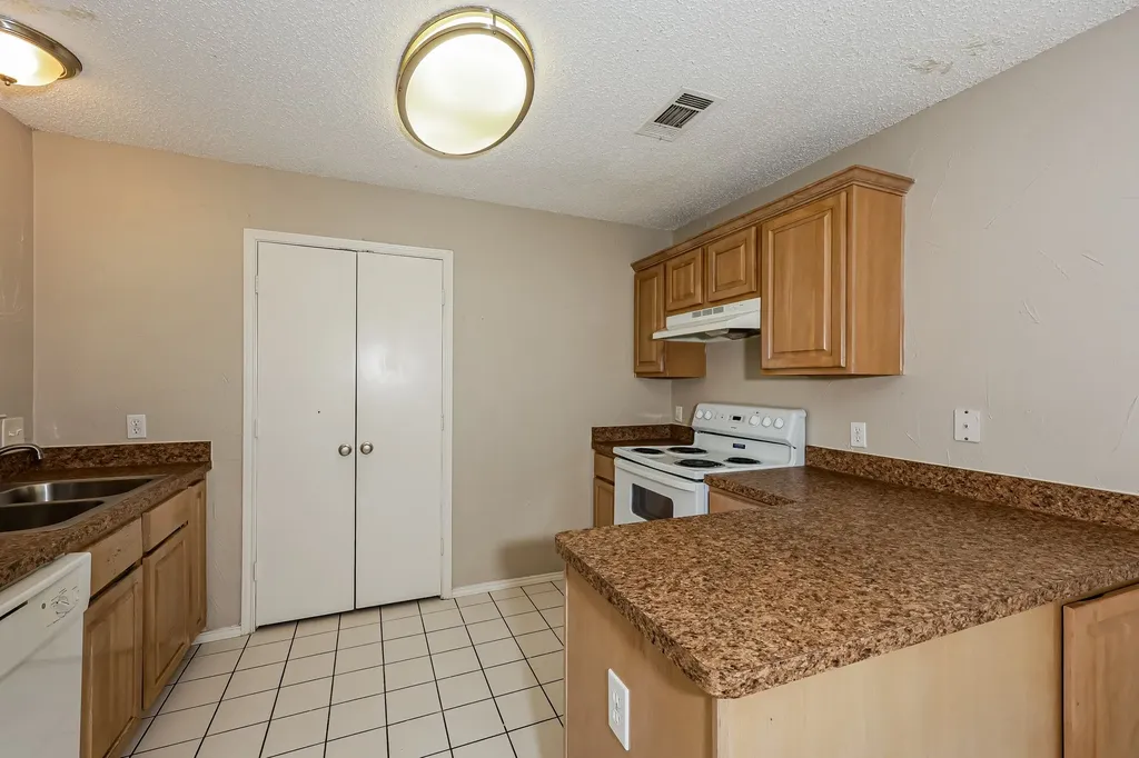 606 Plainview Drive Mansfield TX 76063