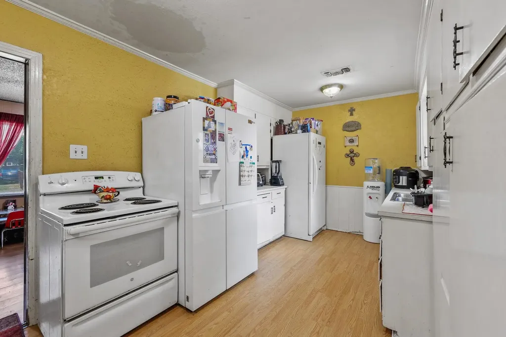 612 E Monterey Street Denison TX 75021