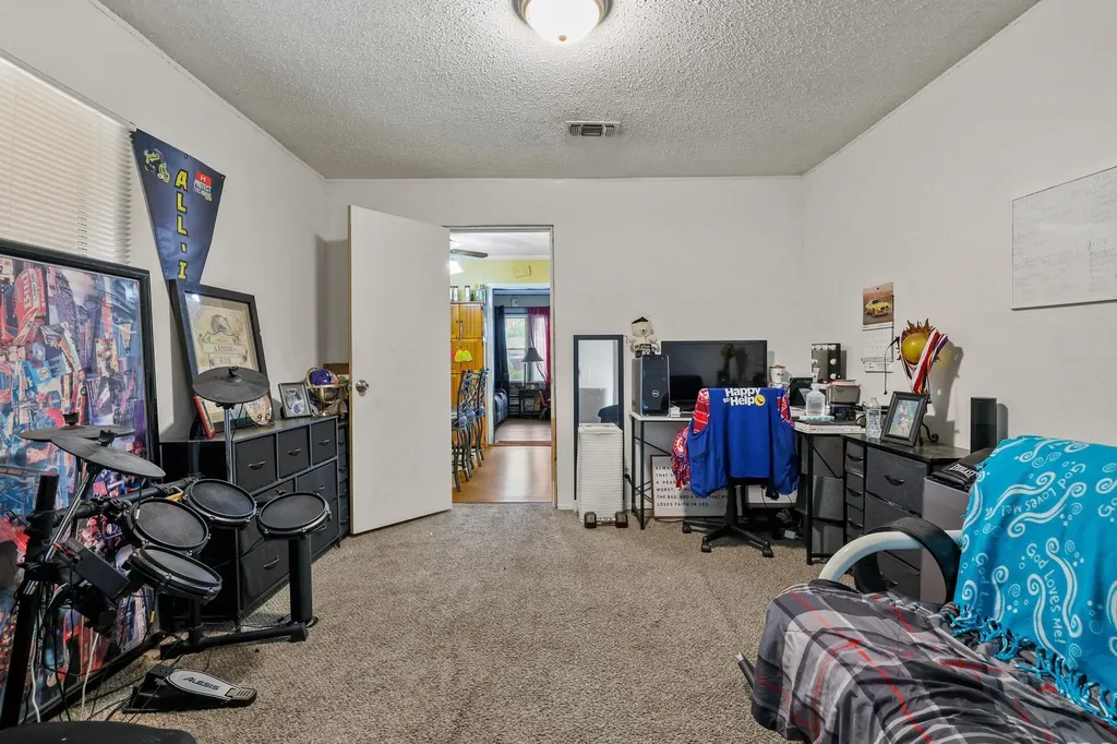 612 E Monterey Street Denison TX 75021