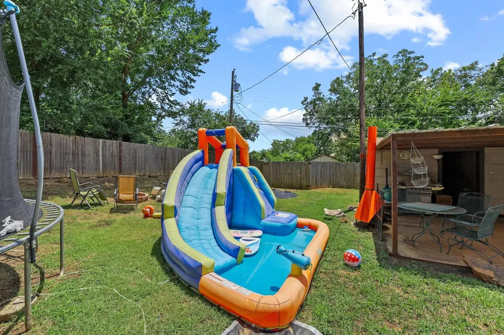 612 E Monterey Street Denison TX 75021