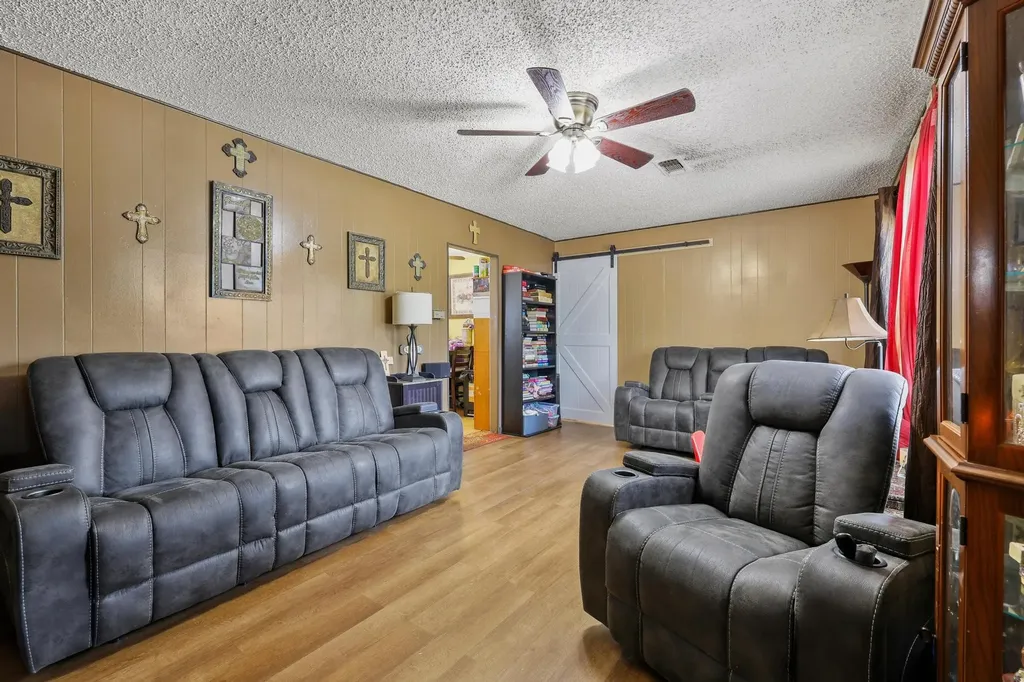 612 E Monterey Street Denison TX 75021