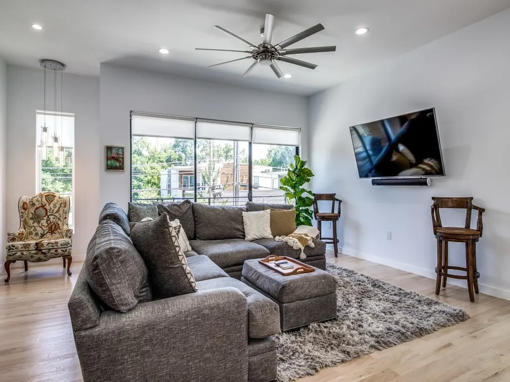 4223 Munger Avenue Dallas TX 75204