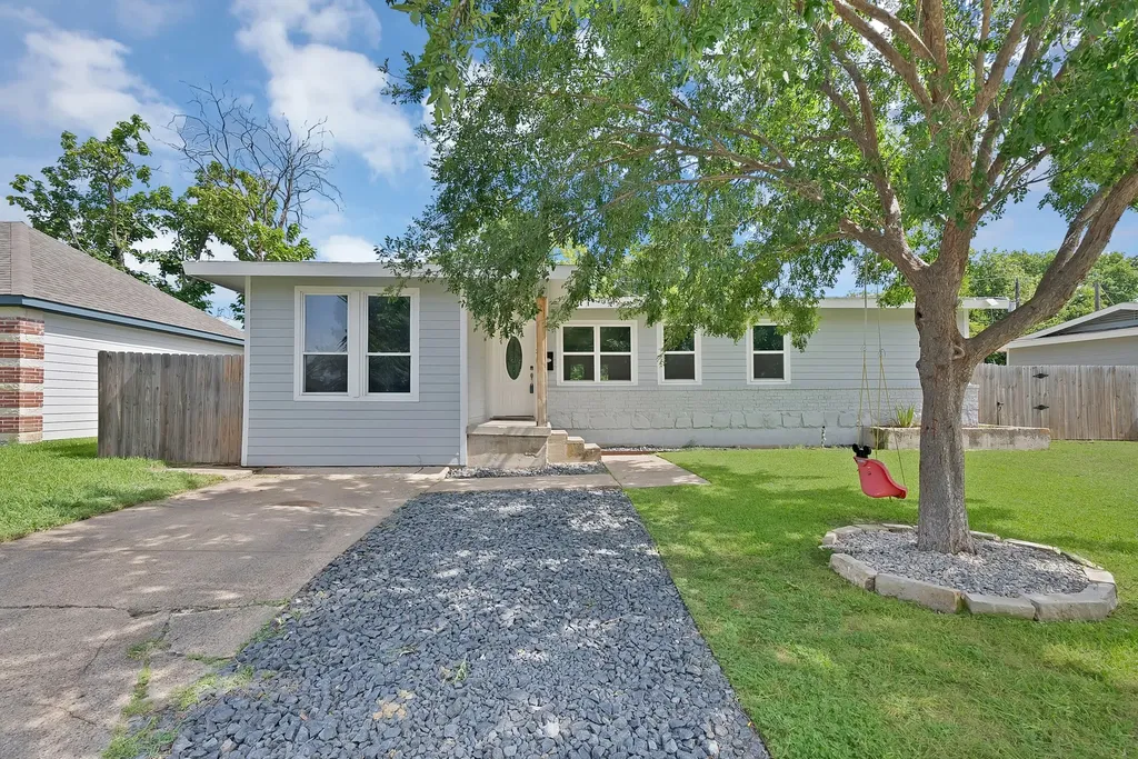 113 E Linda Drive Garland TX 75041