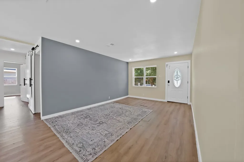113 E Linda Drive Garland TX 75041