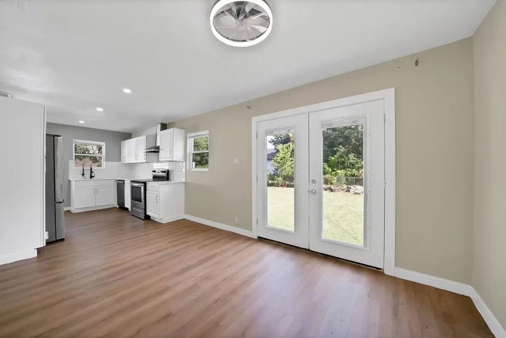 113 E Linda Drive Garland TX 75041