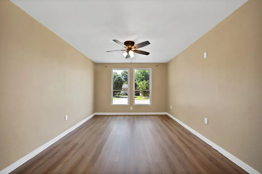 113 E Linda Drive Garland TX 75041