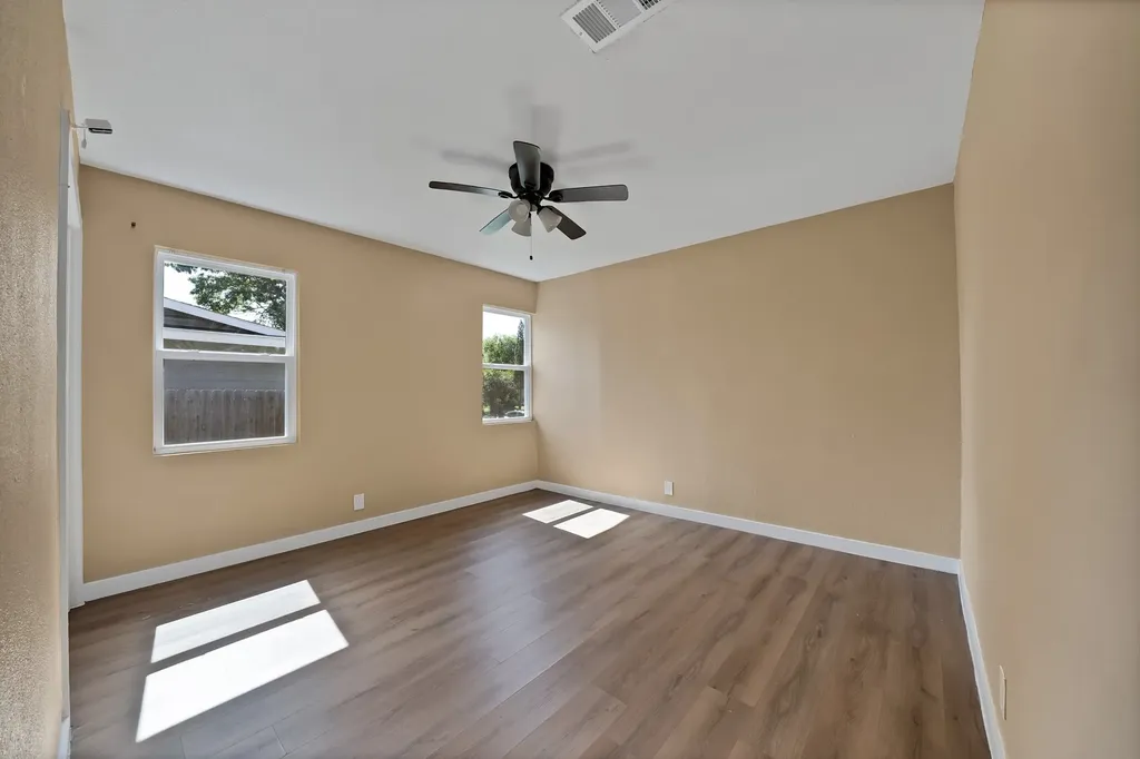 113 E Linda Drive Garland TX 75041