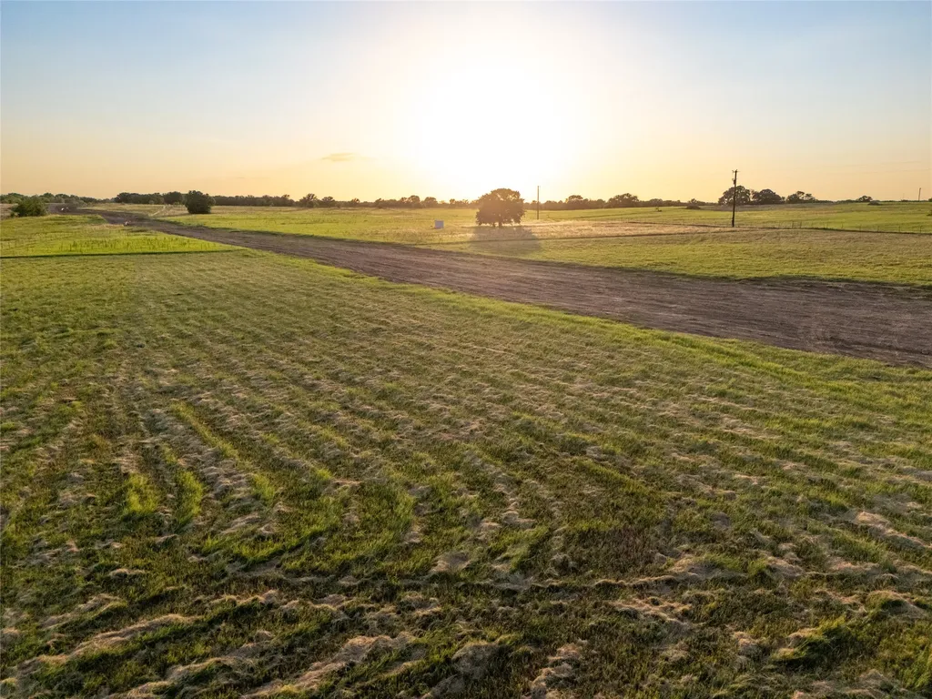 300 County Road 1475 Alvord TX 76225