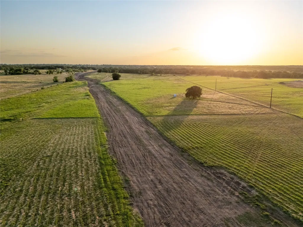300 County Road 1475 Alvord TX 76225