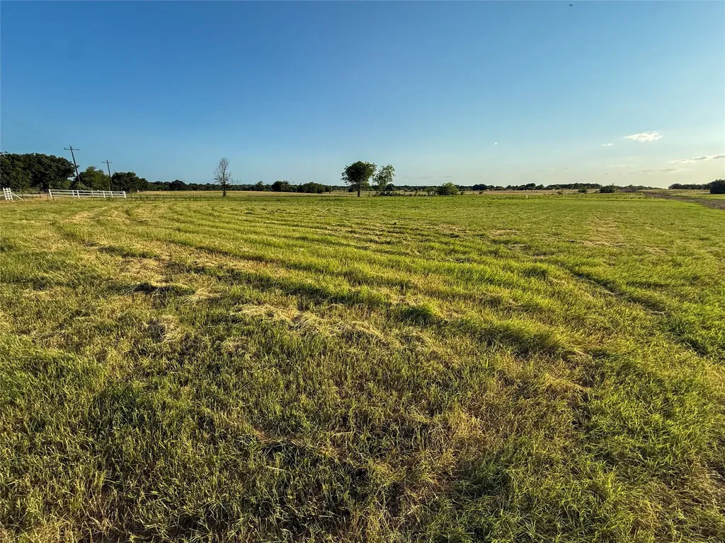 300 County Road 1475 Alvord TX 76225