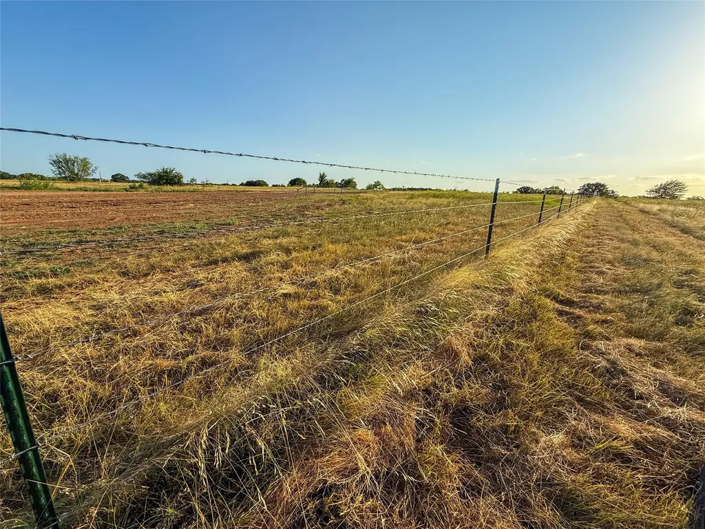 300 County Road 1475 Alvord TX 76225