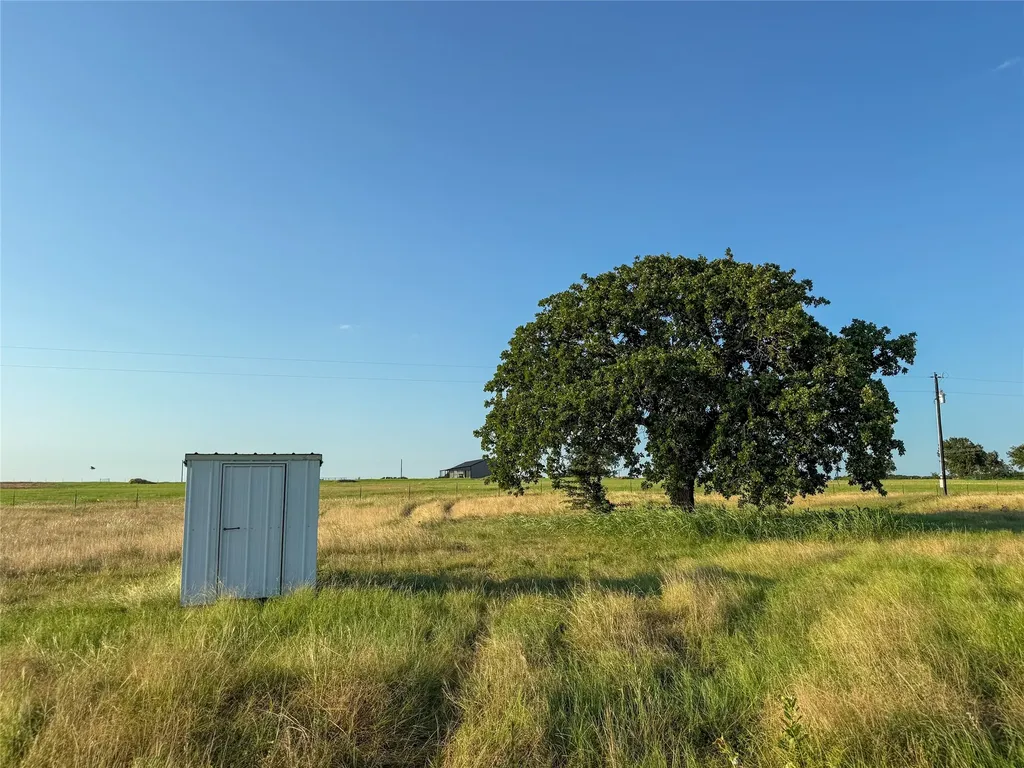 300 County Road 1475 Alvord TX 76225
