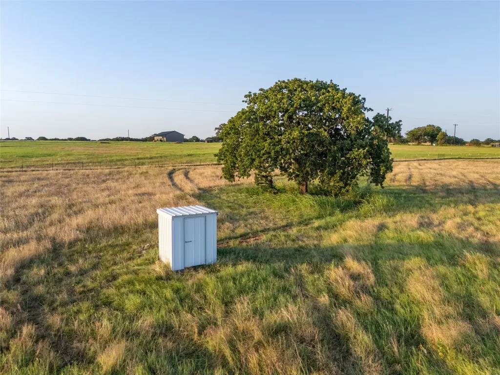 300 County Road 1475 Alvord TX 76225