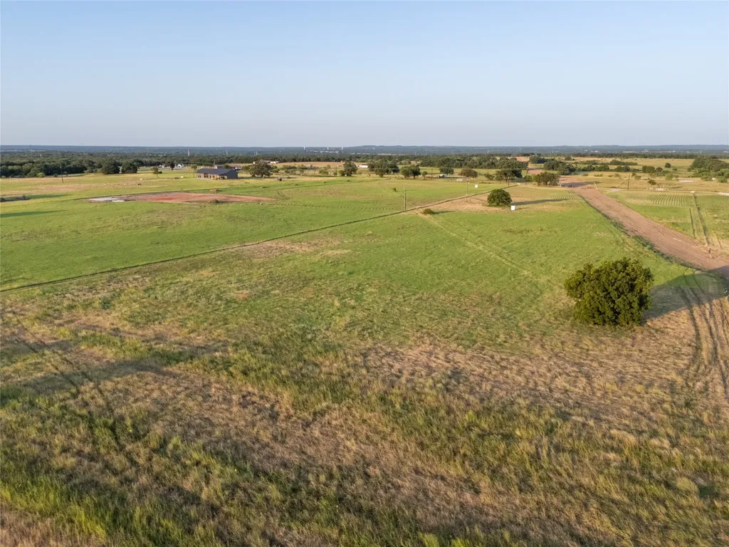 300 County Road 1475 Alvord TX 76225