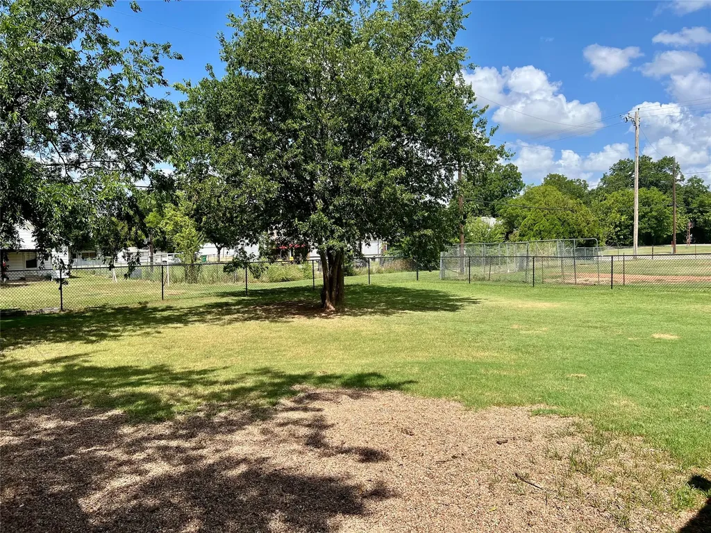 407 Baylor Street Nocona TX 76255