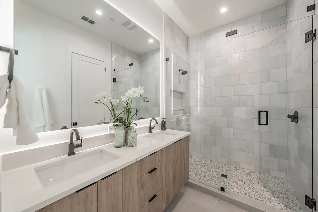 5320 Reiger Avenue Dallas TX 75214