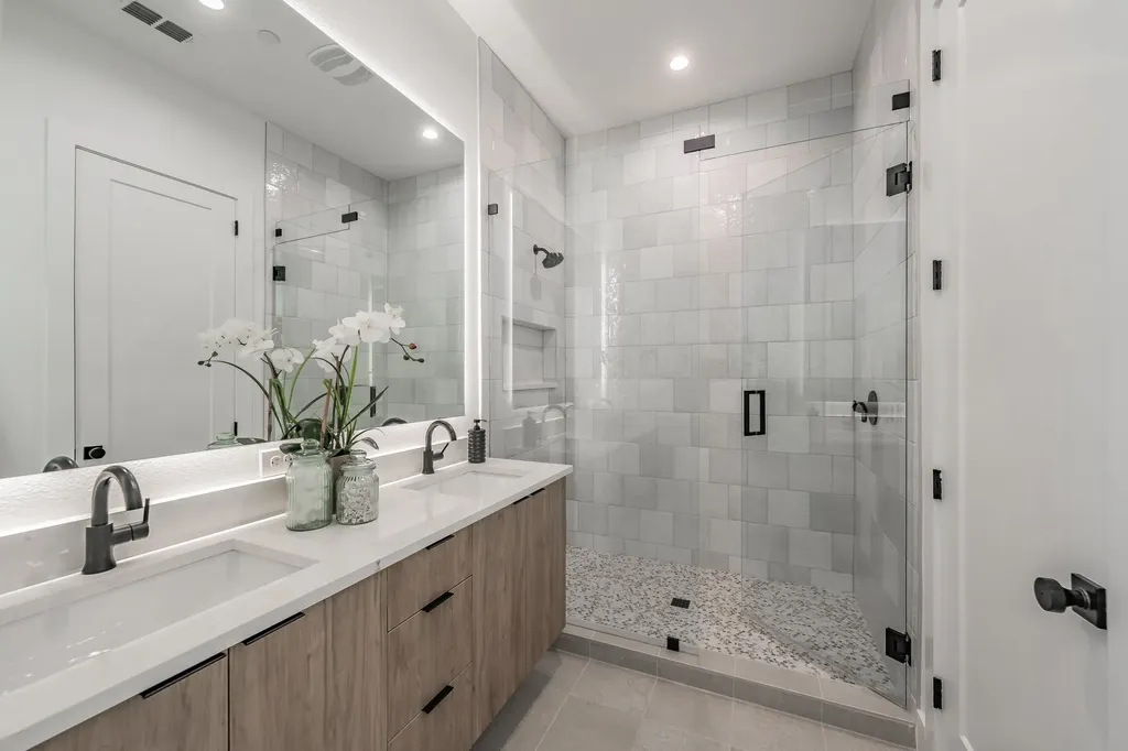 5320 Reiger Avenue Dallas TX 75214