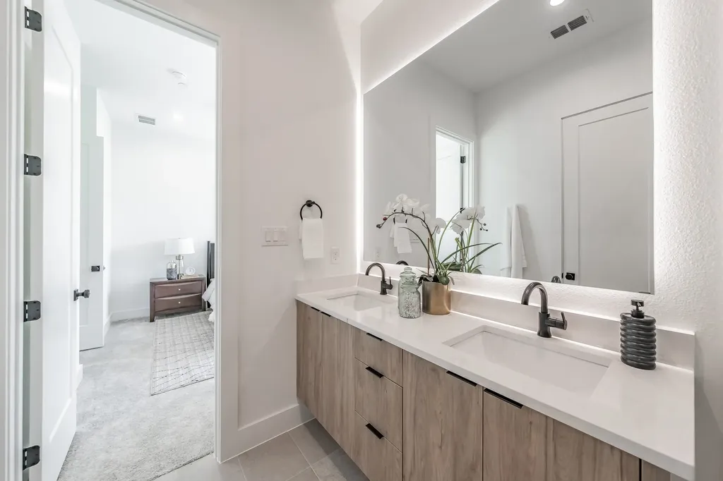 5320 Reiger Avenue Dallas TX 75214